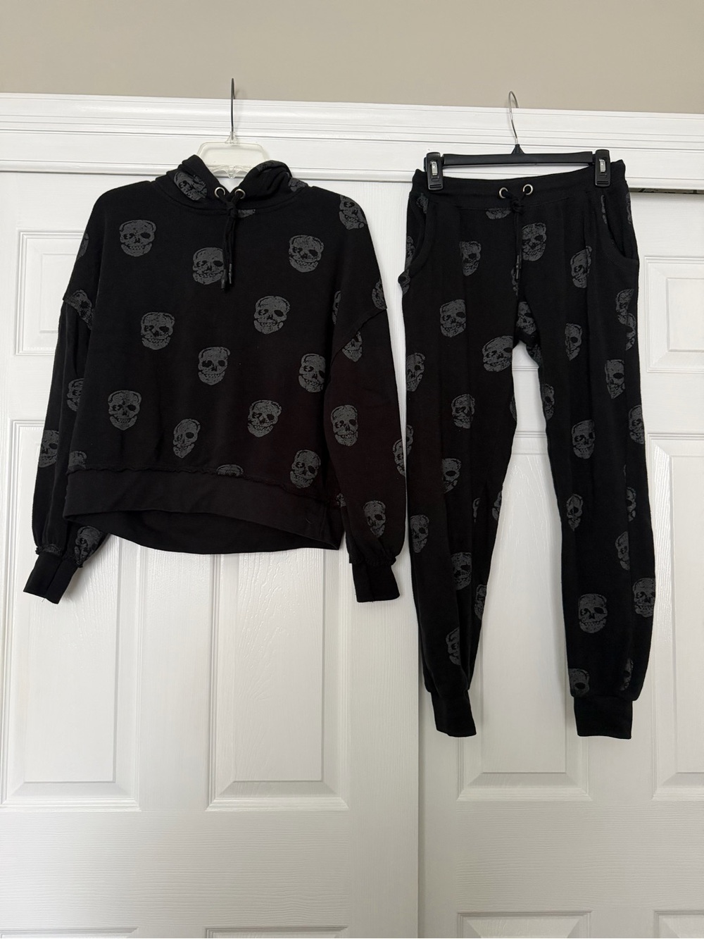 Vintage Havana Black Skull Print Hoodie & Jogger Pajama Set